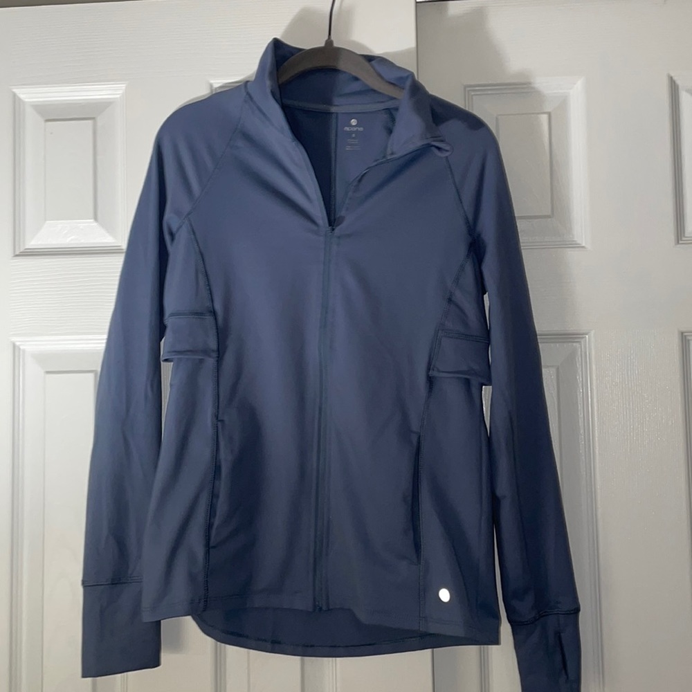 Yoga style zip up